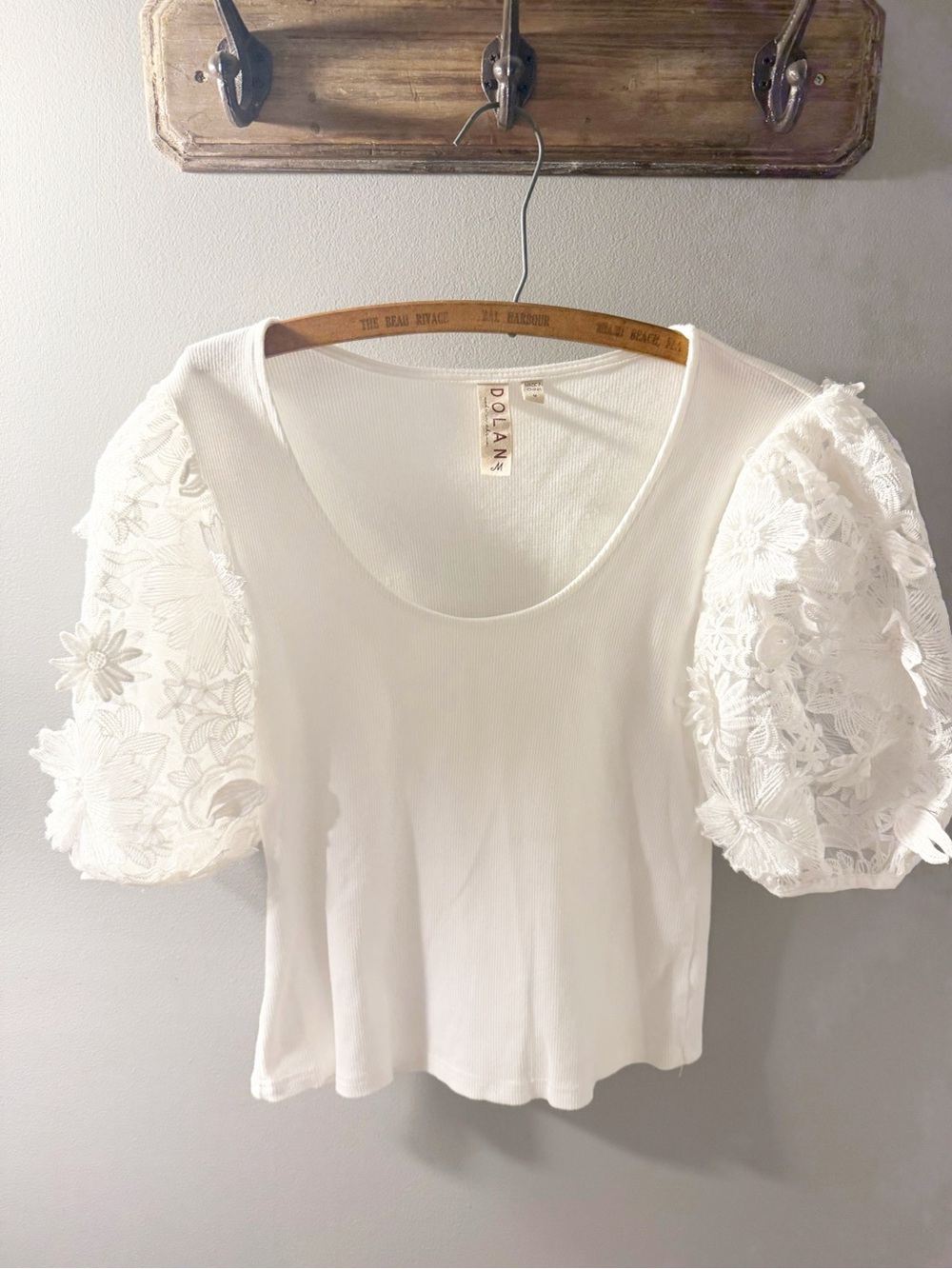 Anthropologie Dolan 3D Floral Lace Puff Sleeve White Ribbed Top
